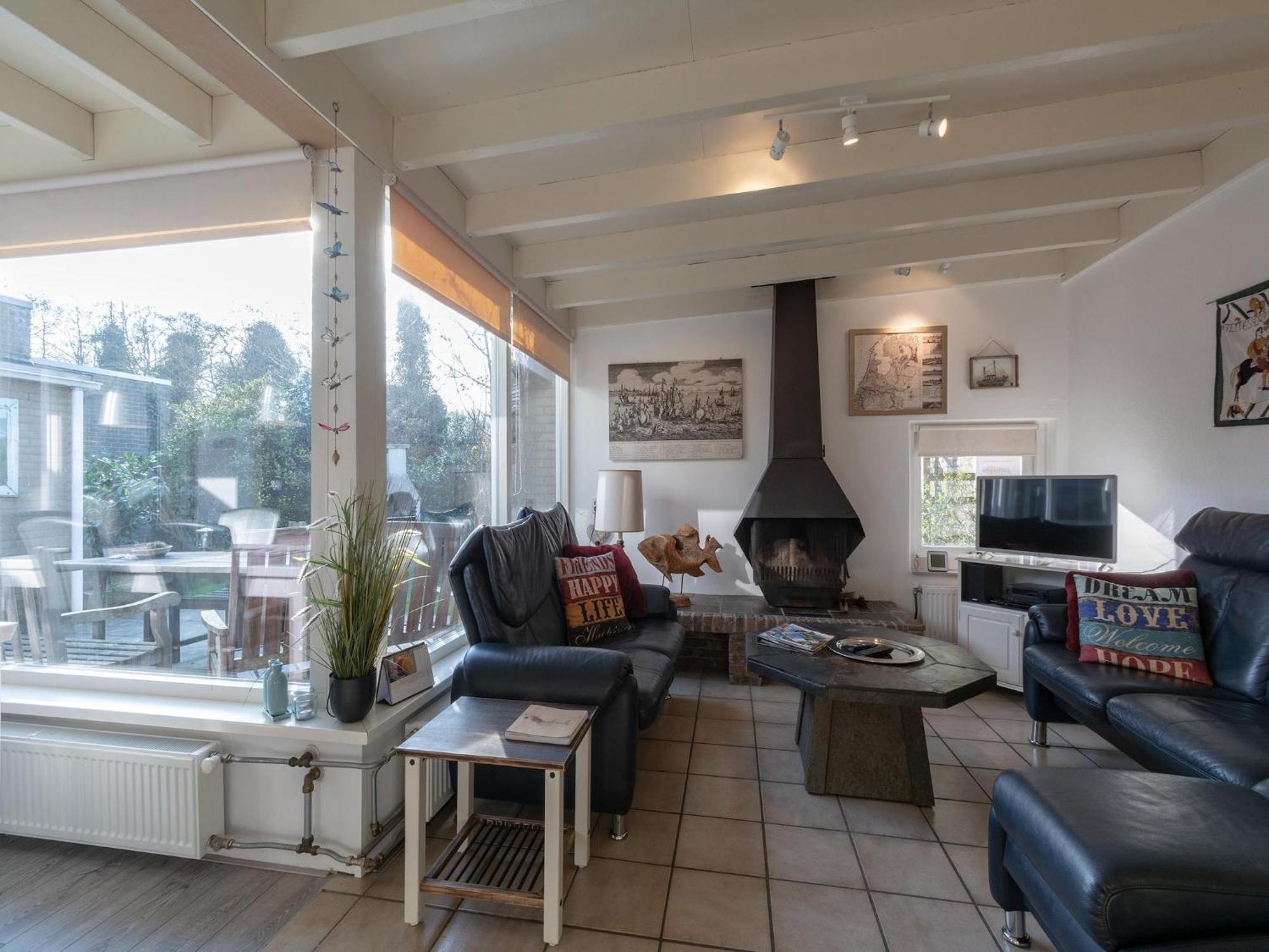 Stylish Bungalow With A Large Garden Sint Maartensvlotbrug Esterno foto