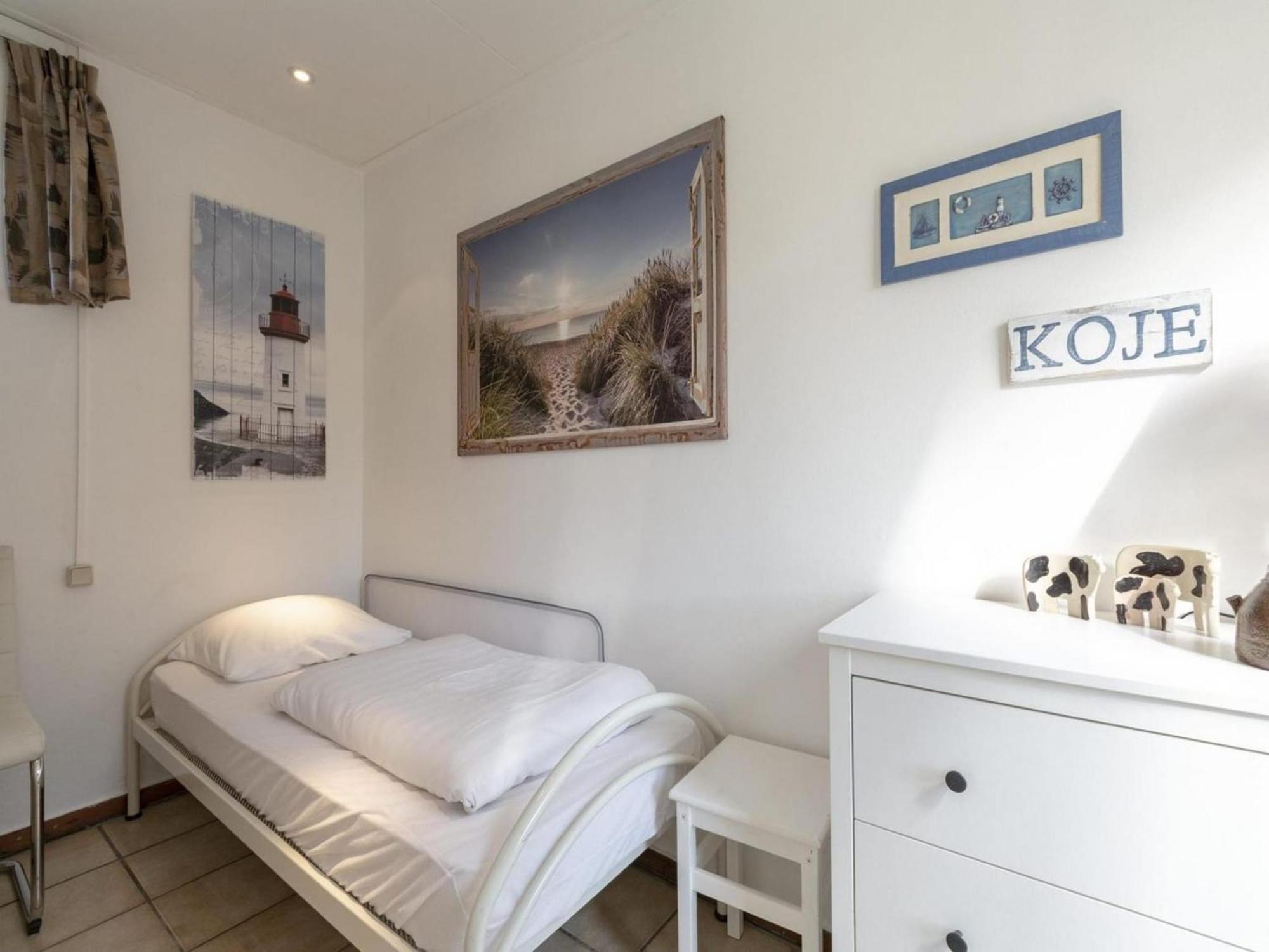 Stylish Bungalow With A Large Garden Sint Maartensvlotbrug Esterno foto