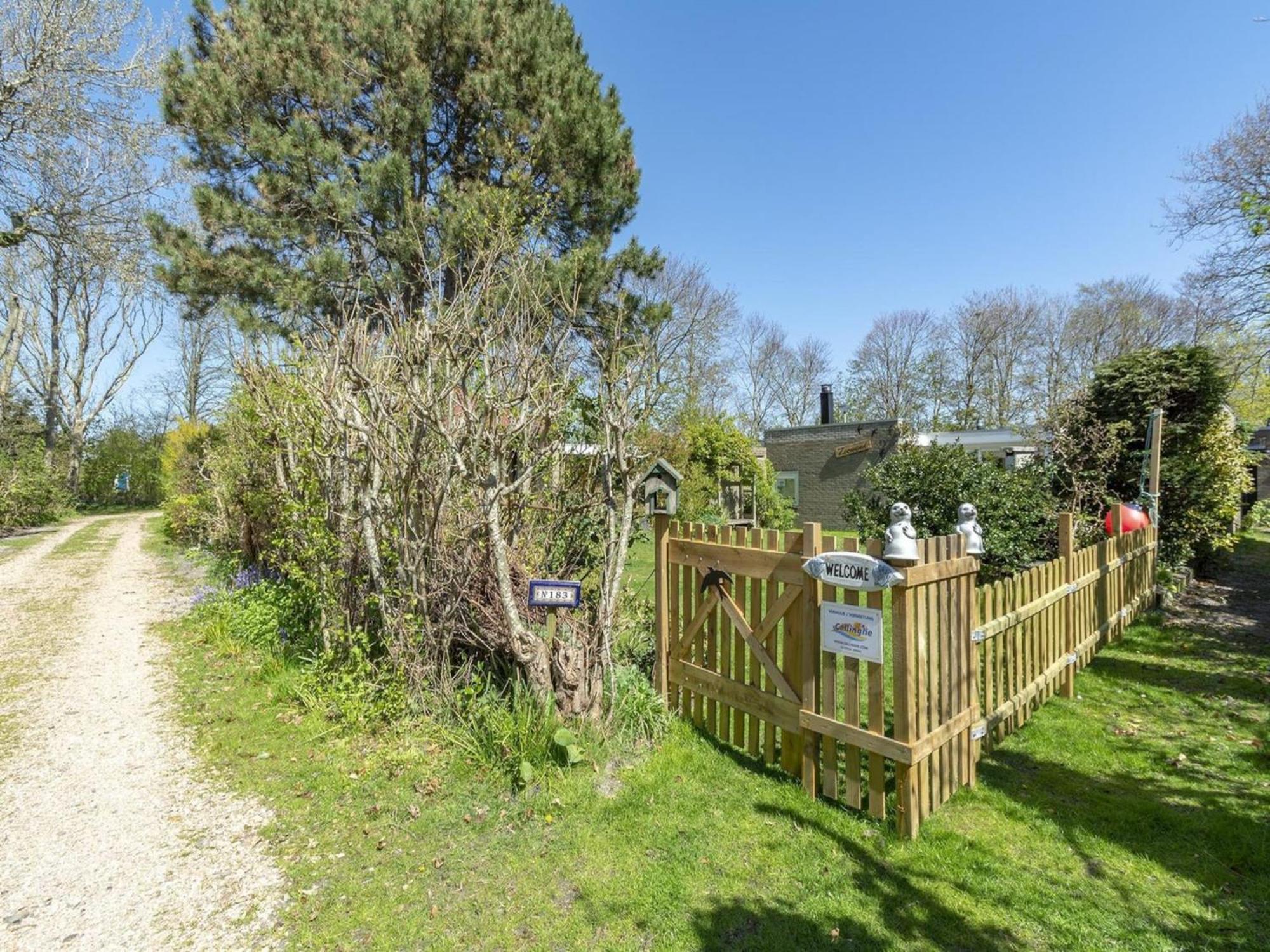 Stylish Bungalow With A Large Garden Sint Maartensvlotbrug Esterno foto
