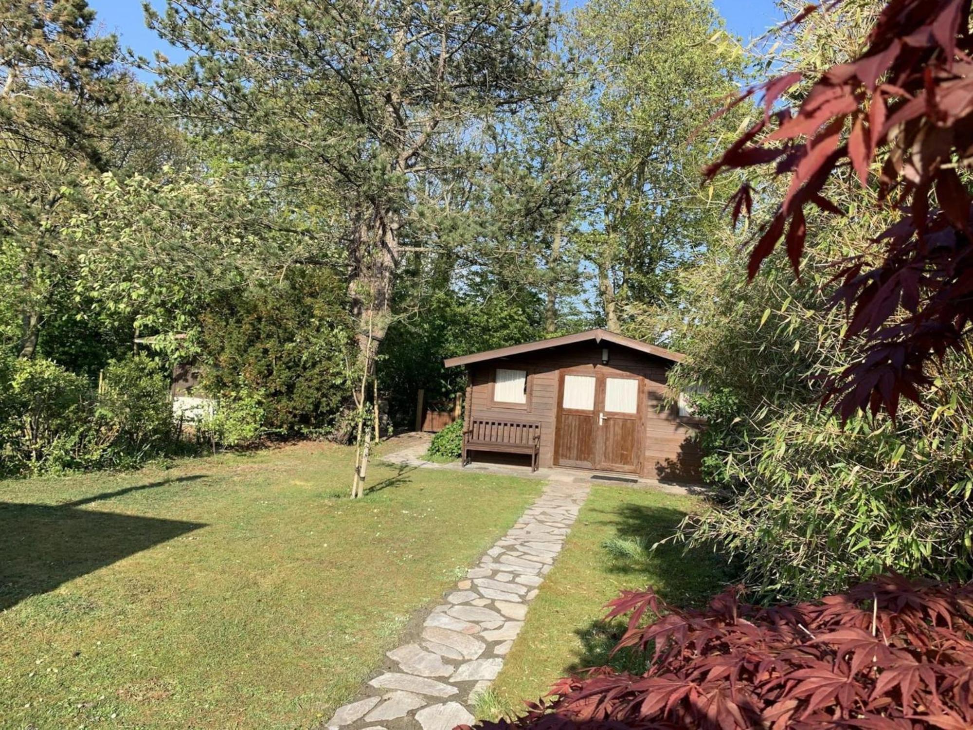 Stylish Bungalow With A Large Garden Sint Maartensvlotbrug Esterno foto