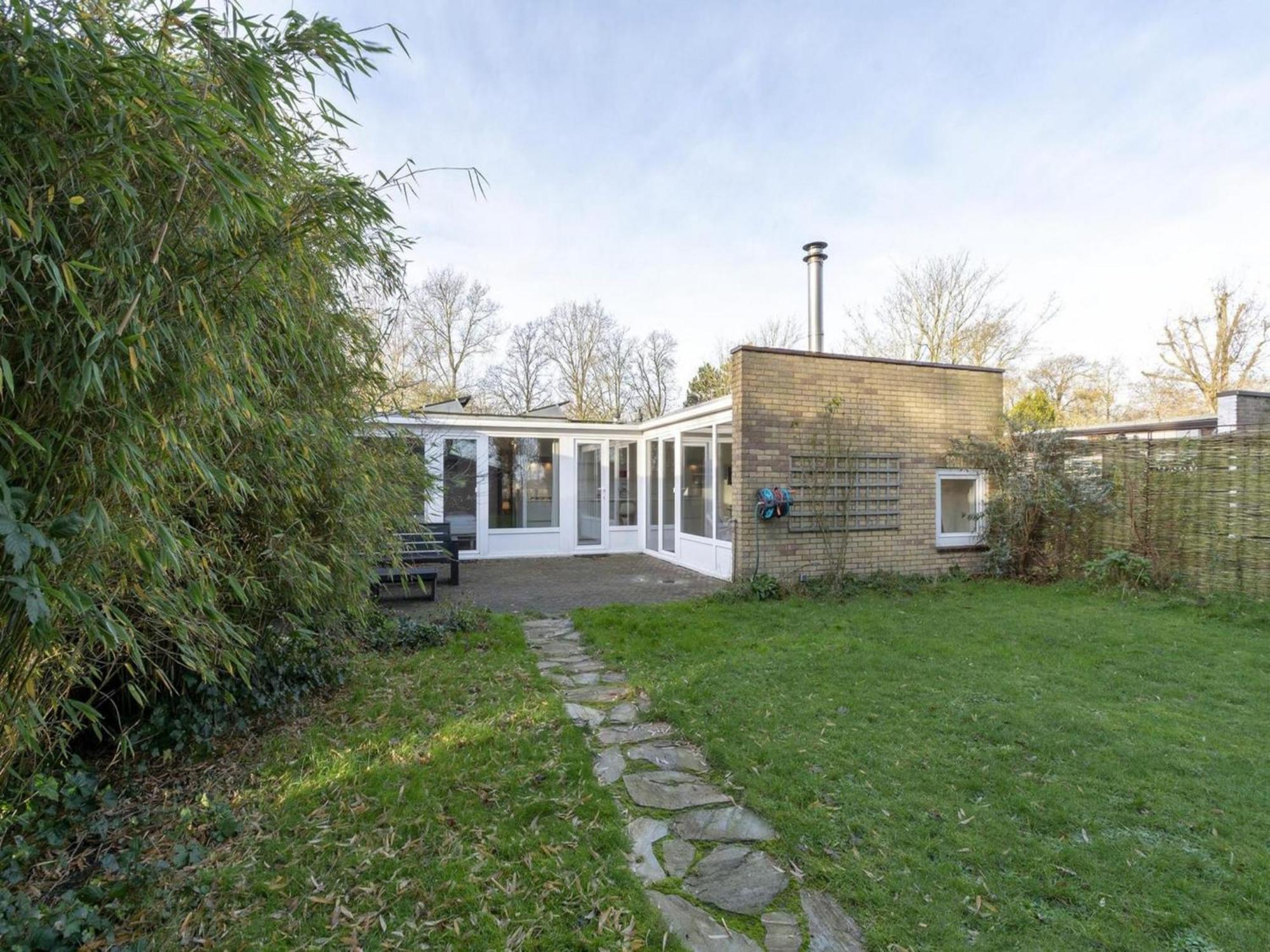 Stylish Bungalow With A Large Garden Sint Maartensvlotbrug Esterno foto
