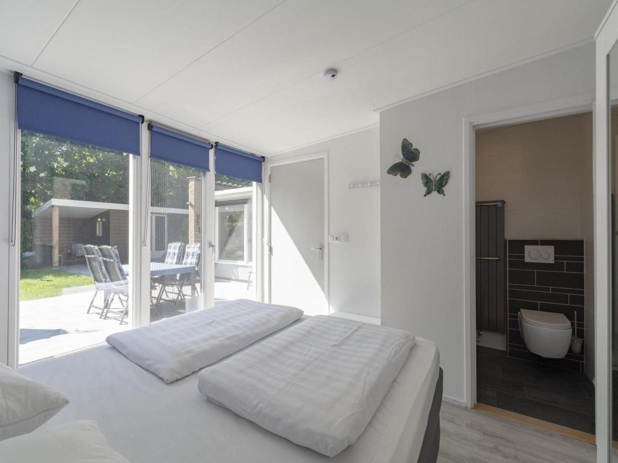 Stylish Bungalow With A Large Garden Sint Maartensvlotbrug Esterno foto