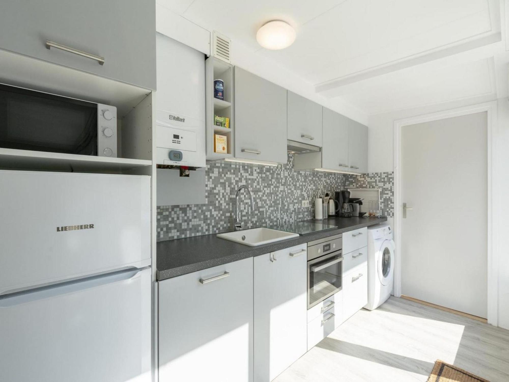 Stylish Bungalow With A Large Garden Sint Maartensvlotbrug Esterno foto