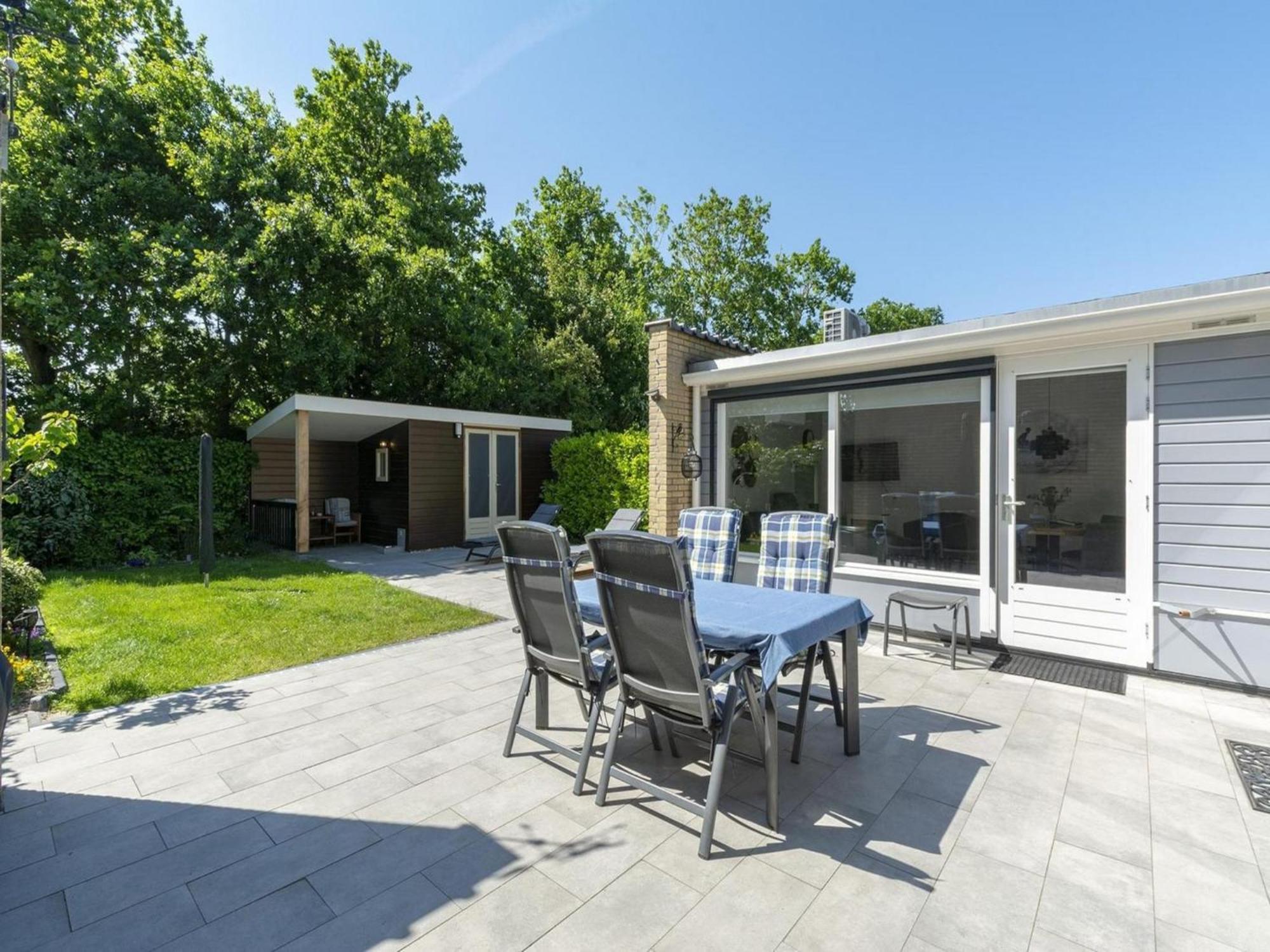 Stylish Bungalow With A Large Garden Sint Maartensvlotbrug Esterno foto