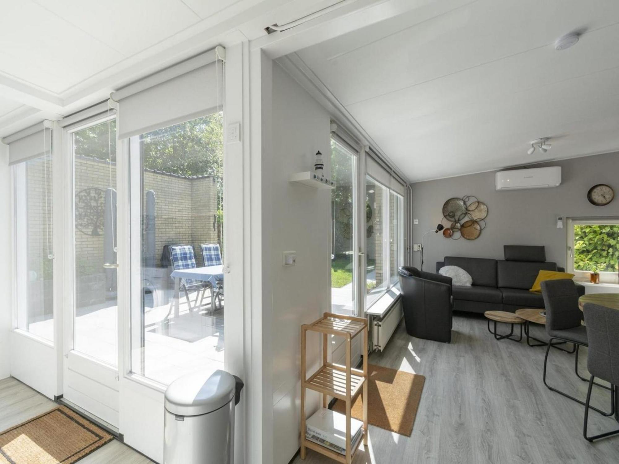 Stylish Bungalow With A Large Garden Sint Maartensvlotbrug Esterno foto