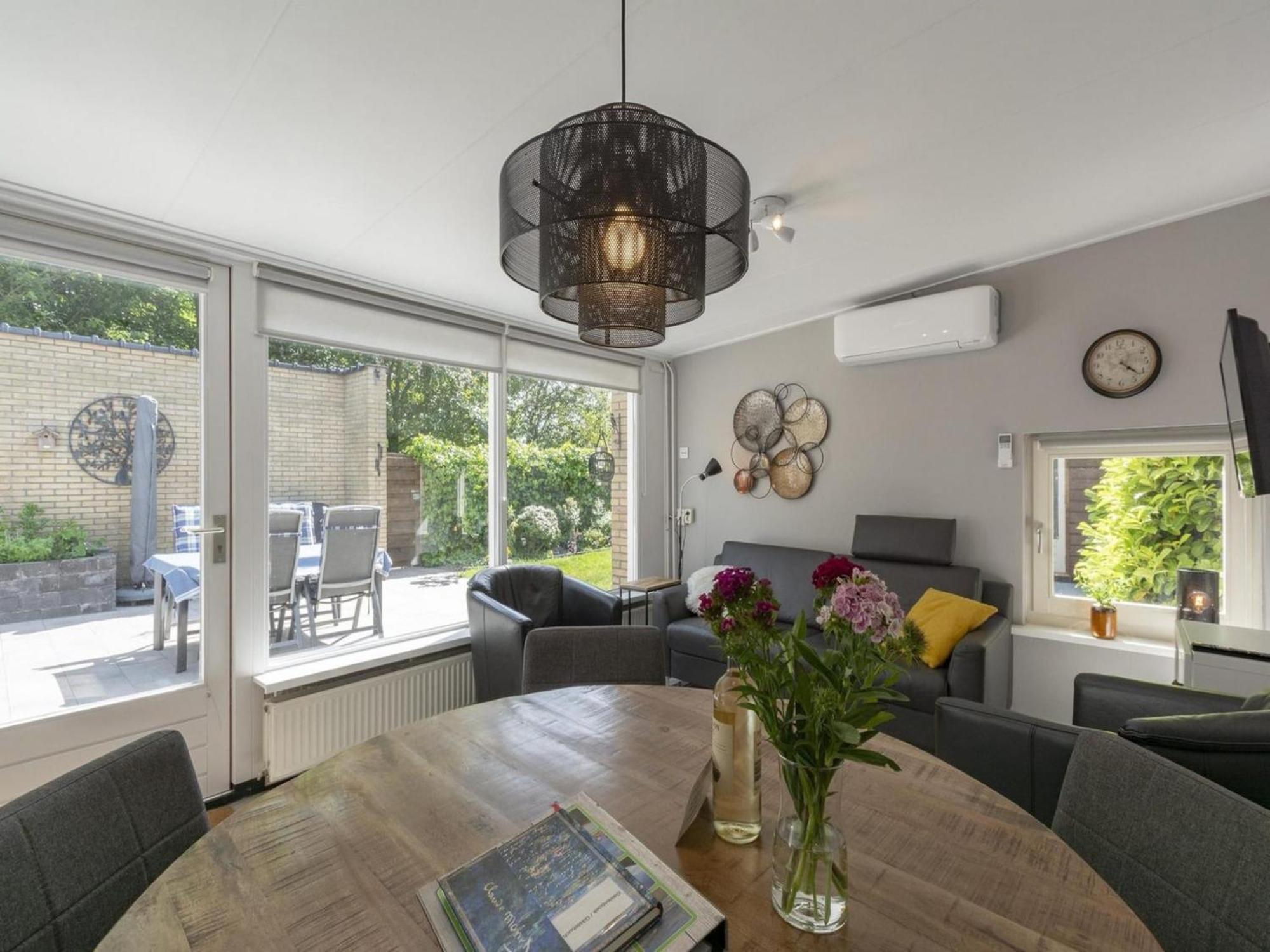 Stylish Bungalow With A Large Garden Sint Maartensvlotbrug Esterno foto
