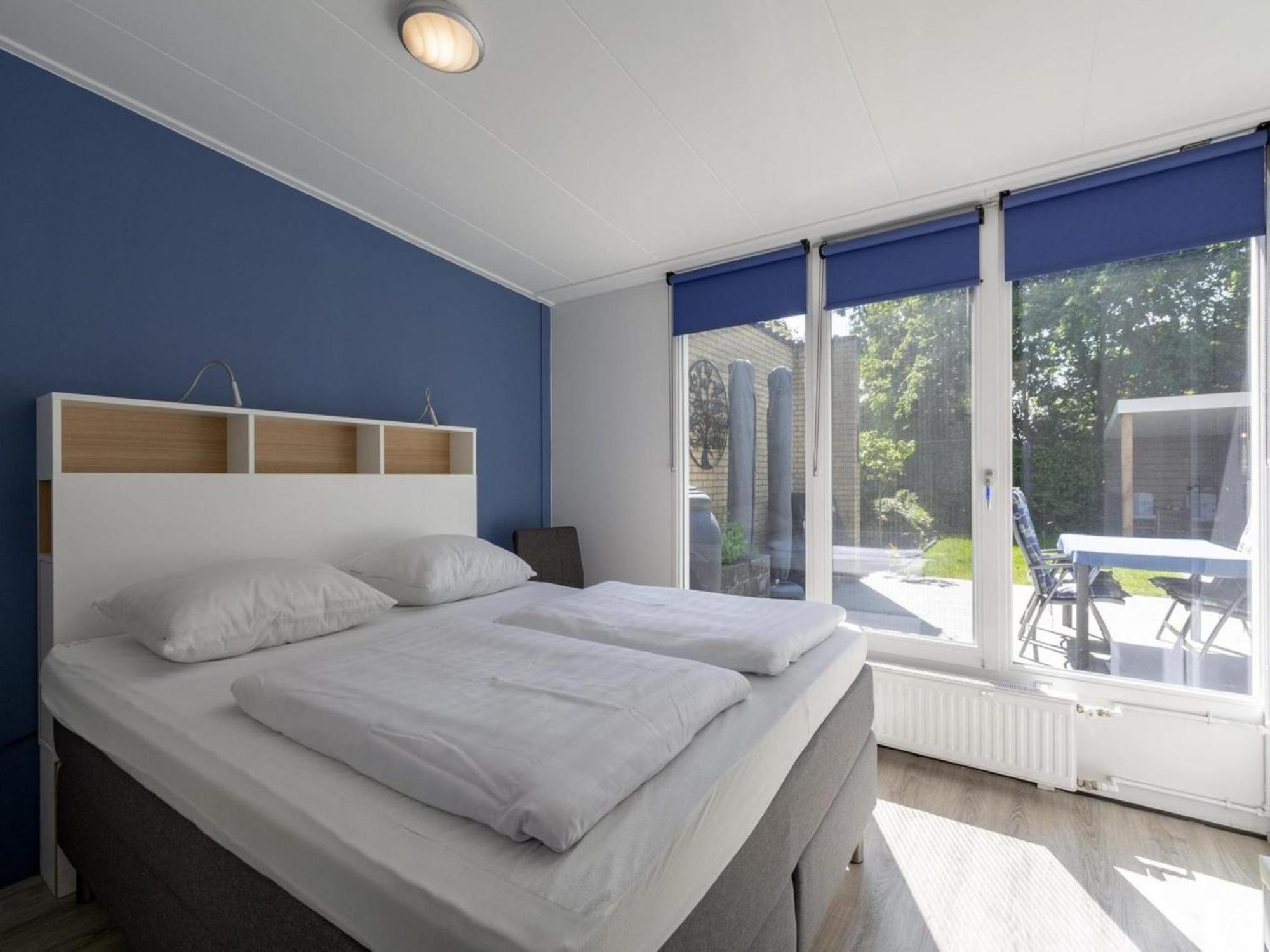 Stylish Bungalow With A Large Garden Sint Maartensvlotbrug Esterno foto