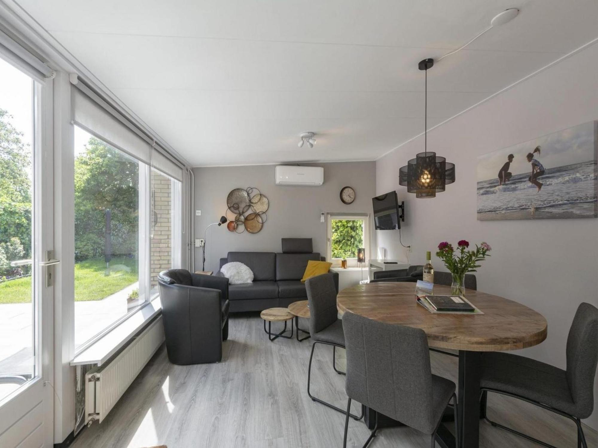 Stylish Bungalow With A Large Garden Sint Maartensvlotbrug Esterno foto
